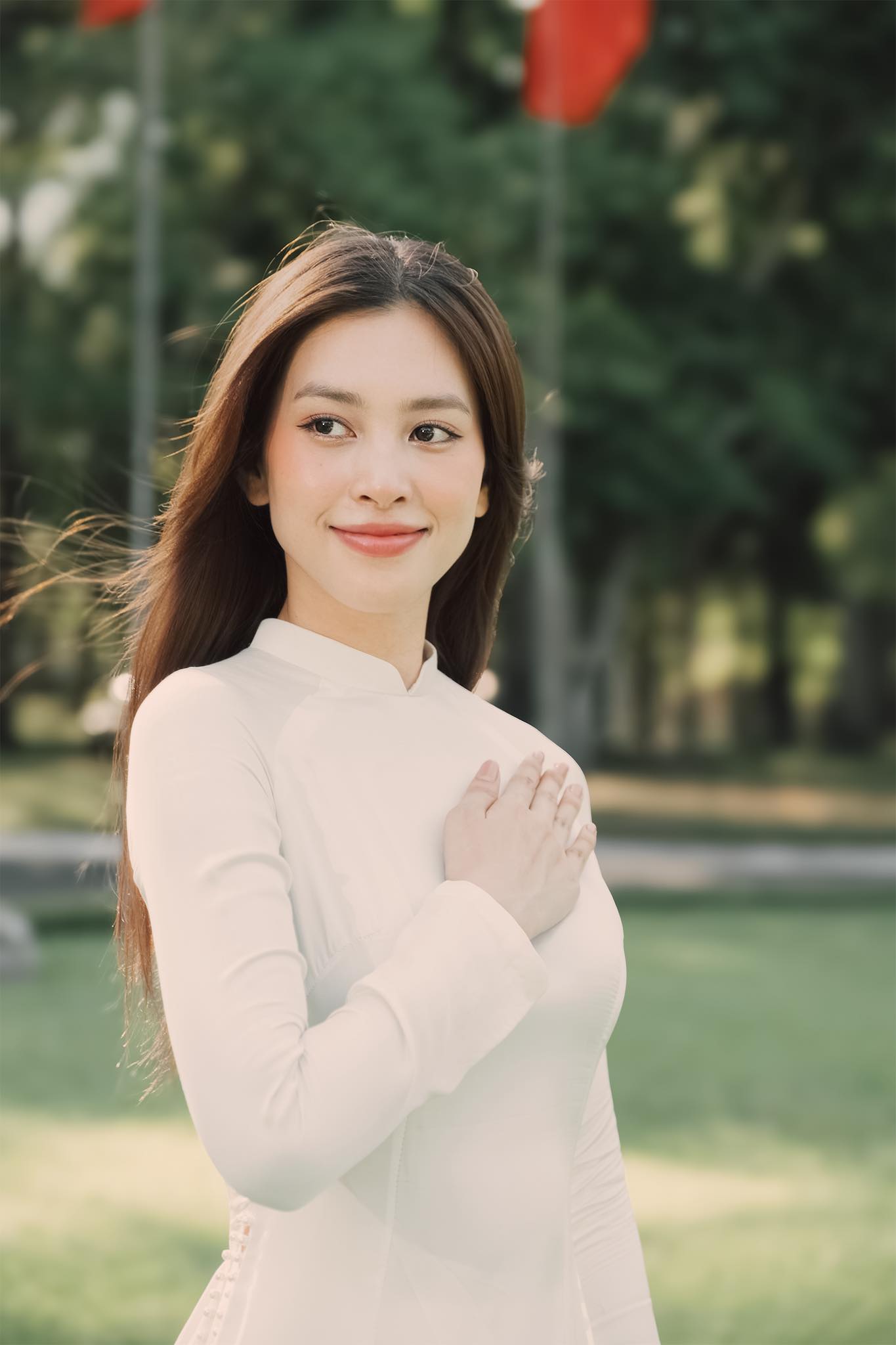 Hoa hậu Tiểu Vy, Bùi Quỳnh Hoa đồng loạt check-in địa điểm đặc biệt kỷ niệm 30/4- Ảnh 4.