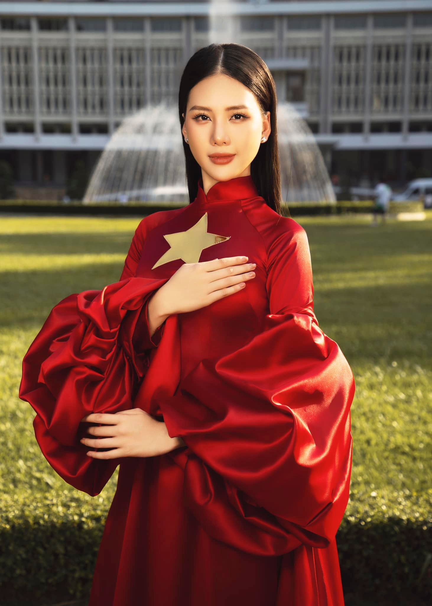 Hoa hậu Tiểu Vy, Bùi Quỳnh Hoa đồng loạt check-in địa điểm đặc biệt kỷ niệm 30/4- Ảnh 7.
