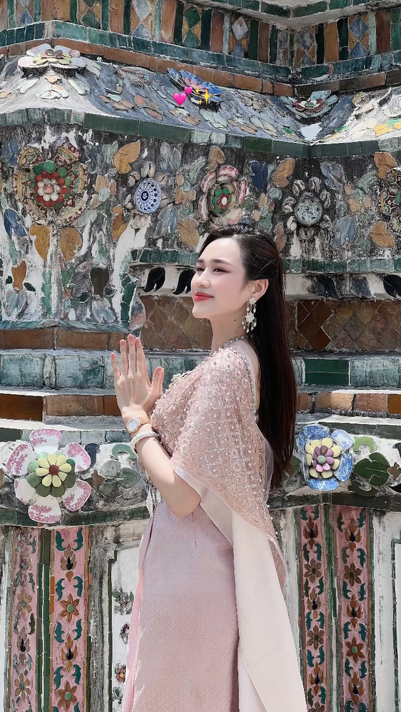 Sao Việt rộn ràng nghỉ lễ: Hoa hậu Đỗ Hà lộ diện giữa thông tin cưới thiếu gia, dàn người đẹp diện bikini 