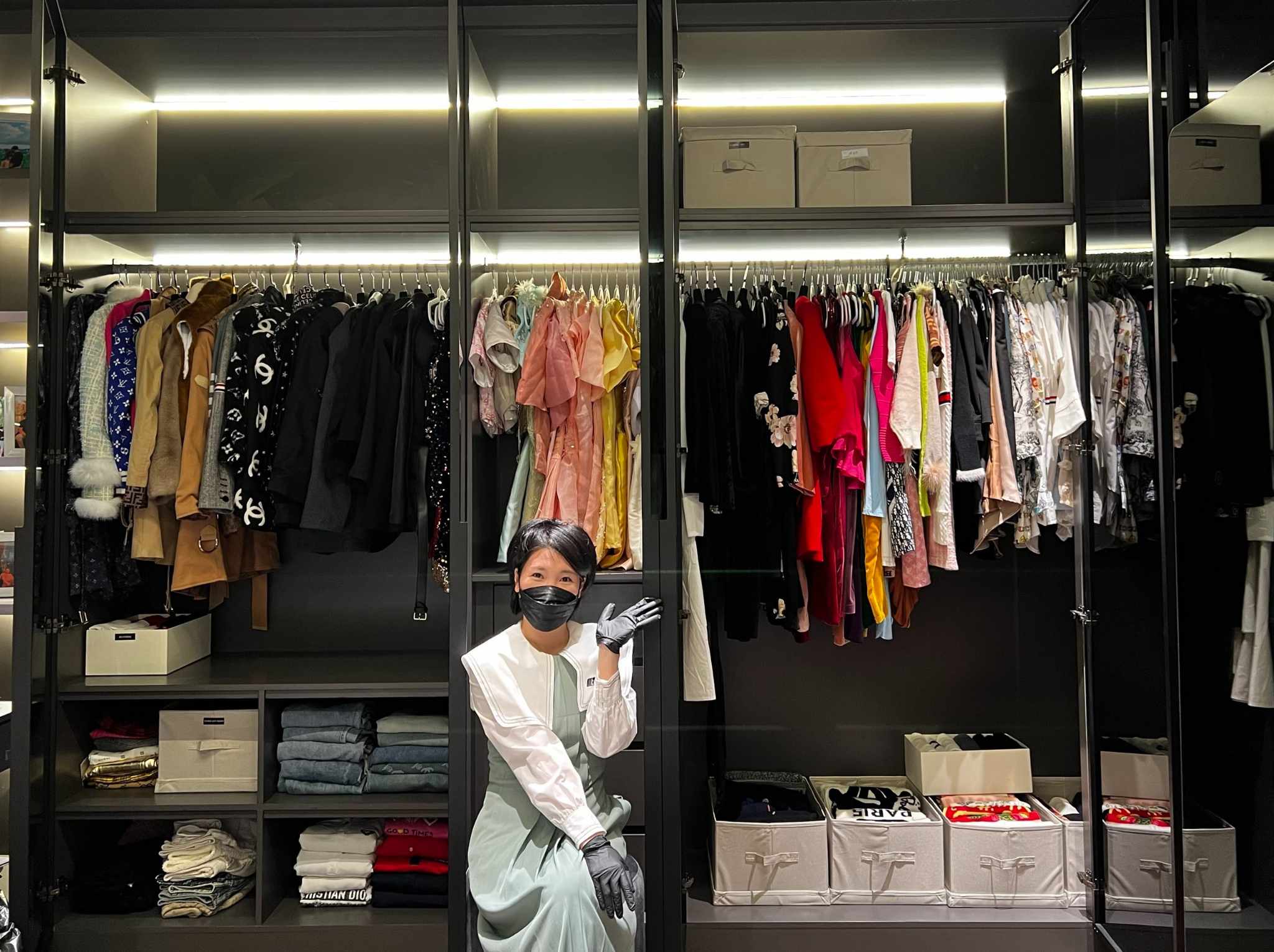 7 bí kíp thông minh để sắp xếp tủ quần áo luôn gọn gàng, tiết kiệm không gian- Ảnh 4. 7 bí kíp thông minh để sắp xếp tủ quần áo luôn gọn gàng, tiết kiệm không gian- Ảnh 4.