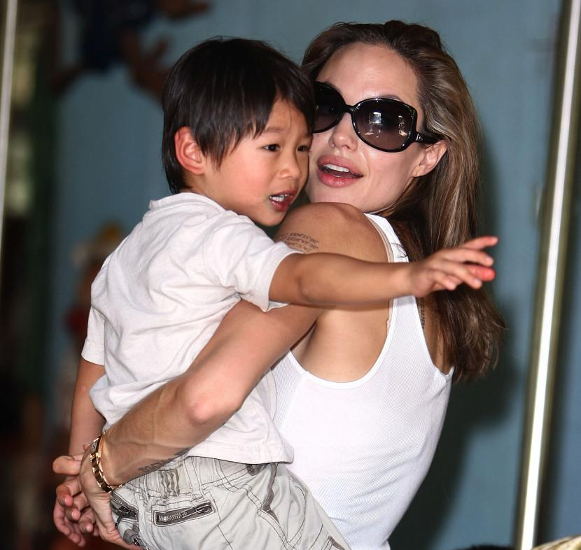 Tuổi 20 của Pax Thiên - cậu con nuôi gốc Việt khiến bố Brad Pitt suy sụp, em gái tuyên bố chống lại- Ảnh 1.