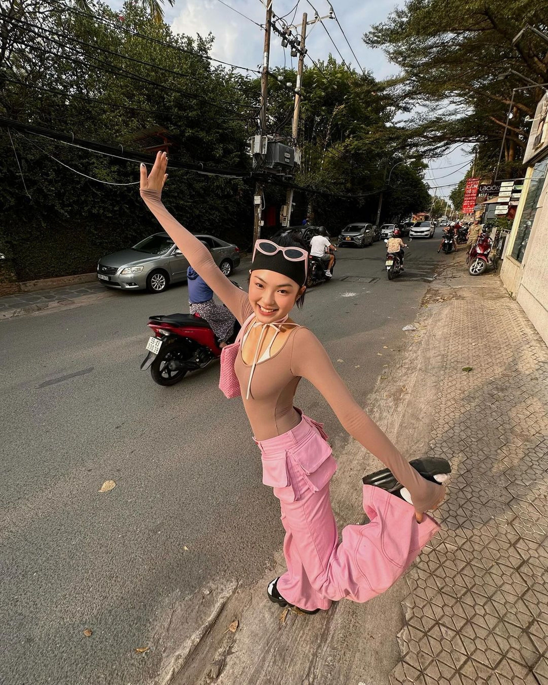 3 hot girl Việt nổi tiếng ăn mặc đẹp trong giới trẻ hiện nay - Ảnh 20.