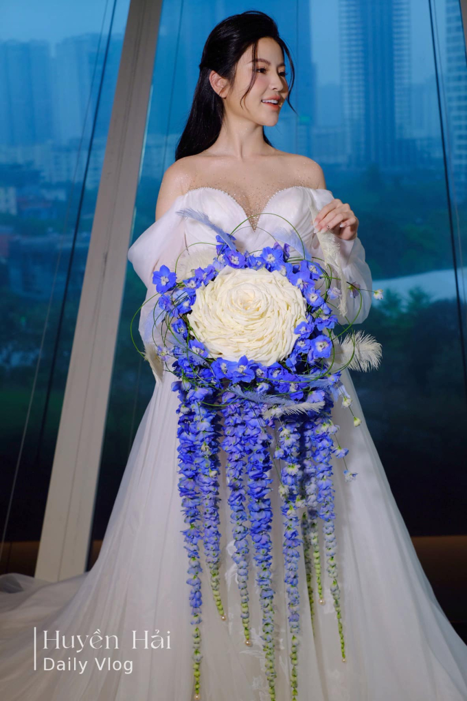 Sự thật về bó hoa cưới bị nói 'như bắp cải, như con nuốc Huế' của cô dâu Chu Thanh Huyền- Ảnh 2.