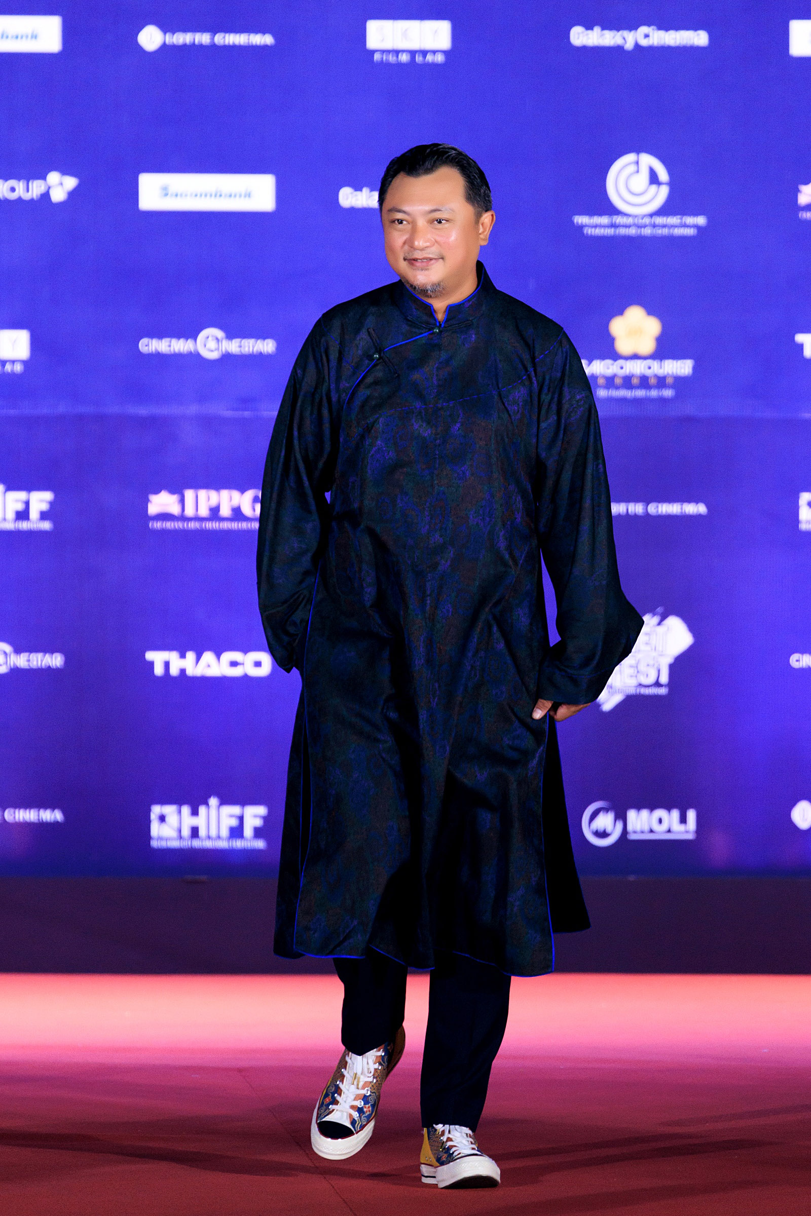 Dàn hậu đổ bộ thảm đỏ Liên hoan phim Quốc tế: Thùy Tiên gợi cảm hết nấc, Ngọc Châu khoe chân dài miên man- Ảnh 14.