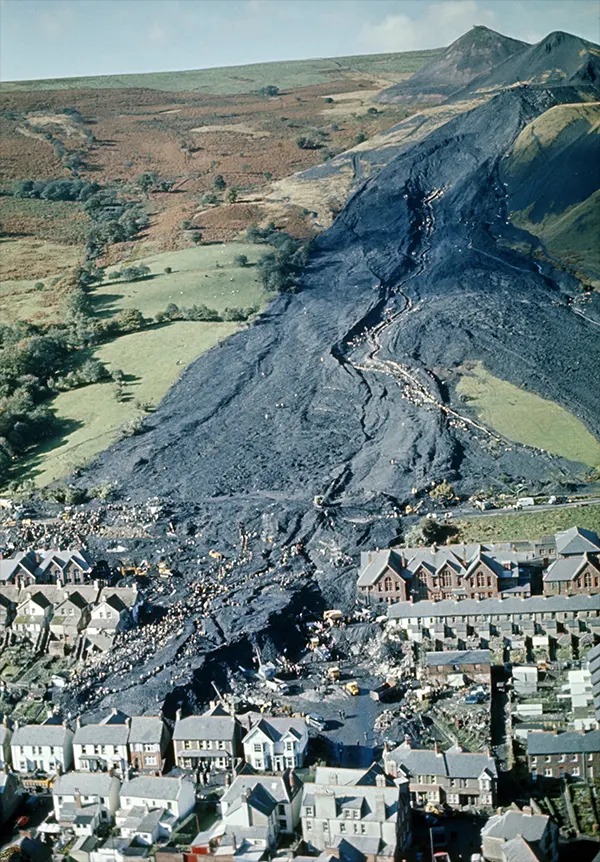 aberfan-disaster-old-photos-01-1712370132606241547094-1712535521952-1712535522497550460056.jpg