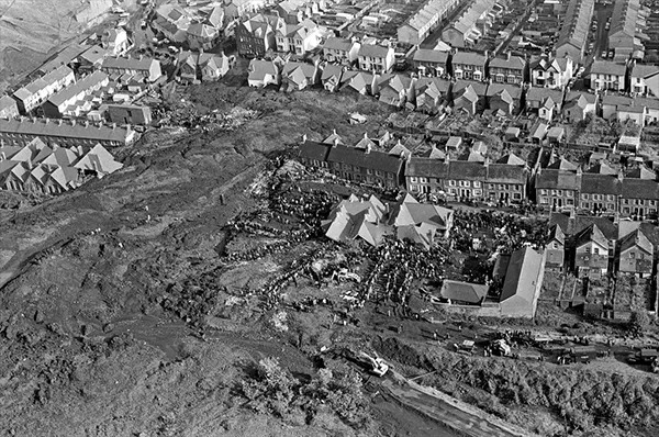 Thảm họa Aberfan qua hình ảnh: Câu chuyện có thật về thảm kịch chấn động xứ Wales năm 1966- Ảnh 4.