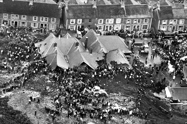 Thảm họa Aberfan qua hình ảnh: Câu chuyện có thật về thảm kịch chấn động xứ Wales năm 1966- Ảnh 6.