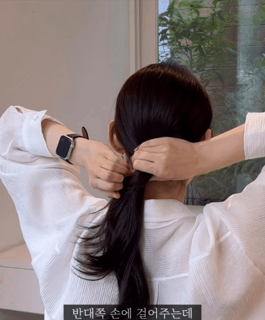 Học búi tóc chuẩn style Hàn Quốc: Tạo góc nghiêng ảo diệu, giúp lên hình siêu xinh- Ảnh 6.