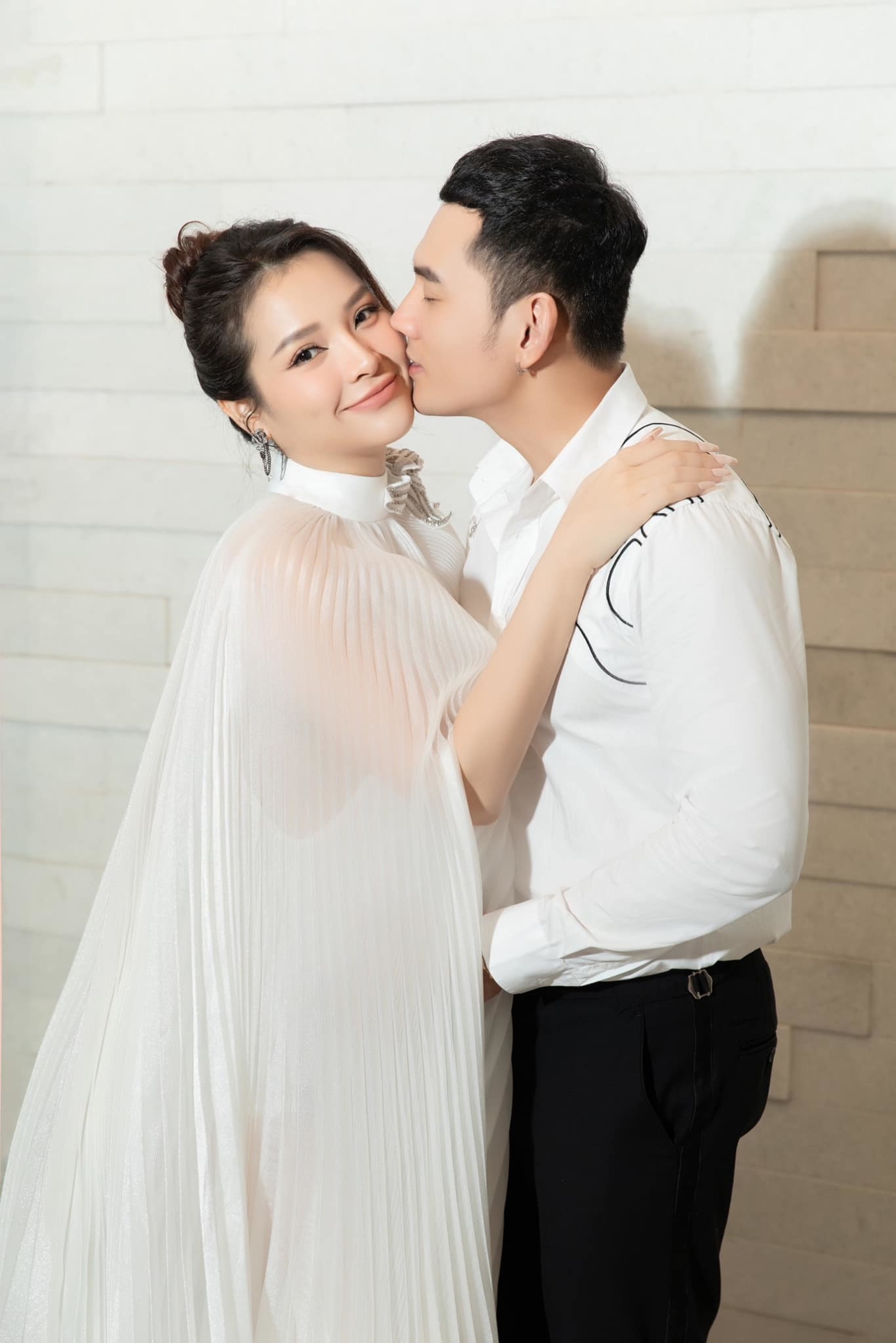 Vợ chồng Phương Trinh Jolie kỷ niệm 2 năm ngày cưới: Quẩy tưng bừng tại Thái Lan, bao trọn du thuyền sang chảnh- Ảnh 9.