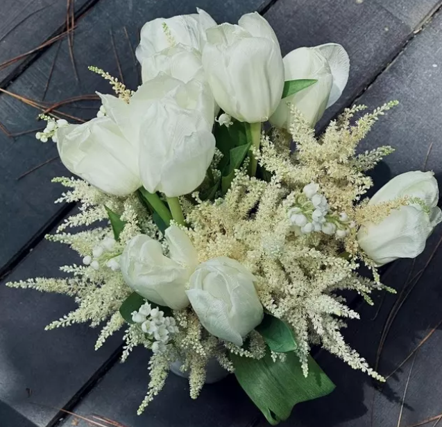 Hoa cưới của Midu là loại hoa gì mà thuộc top đắt nhất thế giới?- Ảnh 1.