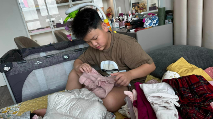 Thu Quỳnh hé lộ khoảnh khắc con trai ra dáng người lớn tự mình chuẩn bị đồ đạc để mẹ chuẩn bị đón em bé - Ảnh 1.