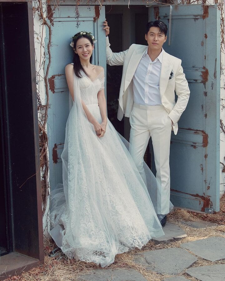 Ảnh cưới chưa từng công bố của Hyun Bin - Son Ye Jin - Ảnh 2.