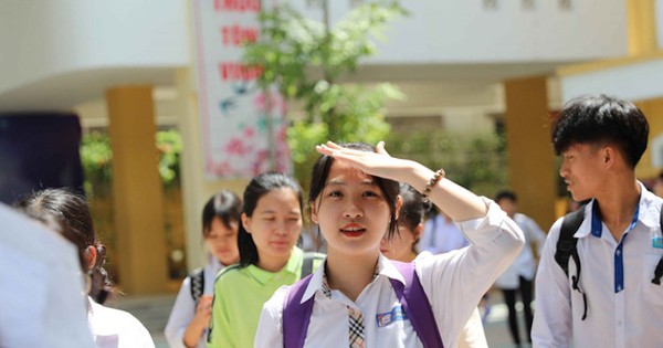 Tỷ lệ chọi vào lớp 10 của hai trường chuyên hot nhất Hà Nội: Ngành nào ‘tỉ lệ chọi’ cao nhất? - Ảnh 1.