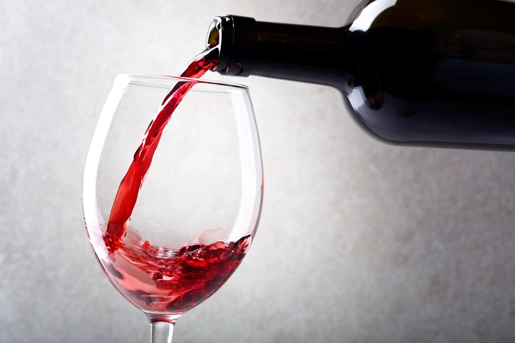 Rượu vang đỏ giúp tăng ham muốn ở cả nam và nữ? - Ảnh 1.