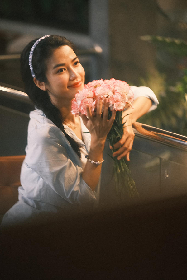 Nhan sắc nữ diễn viên đóng vai người yêu Đình Tú trong 'Gặp em ngày nắng'- Ảnh 10.