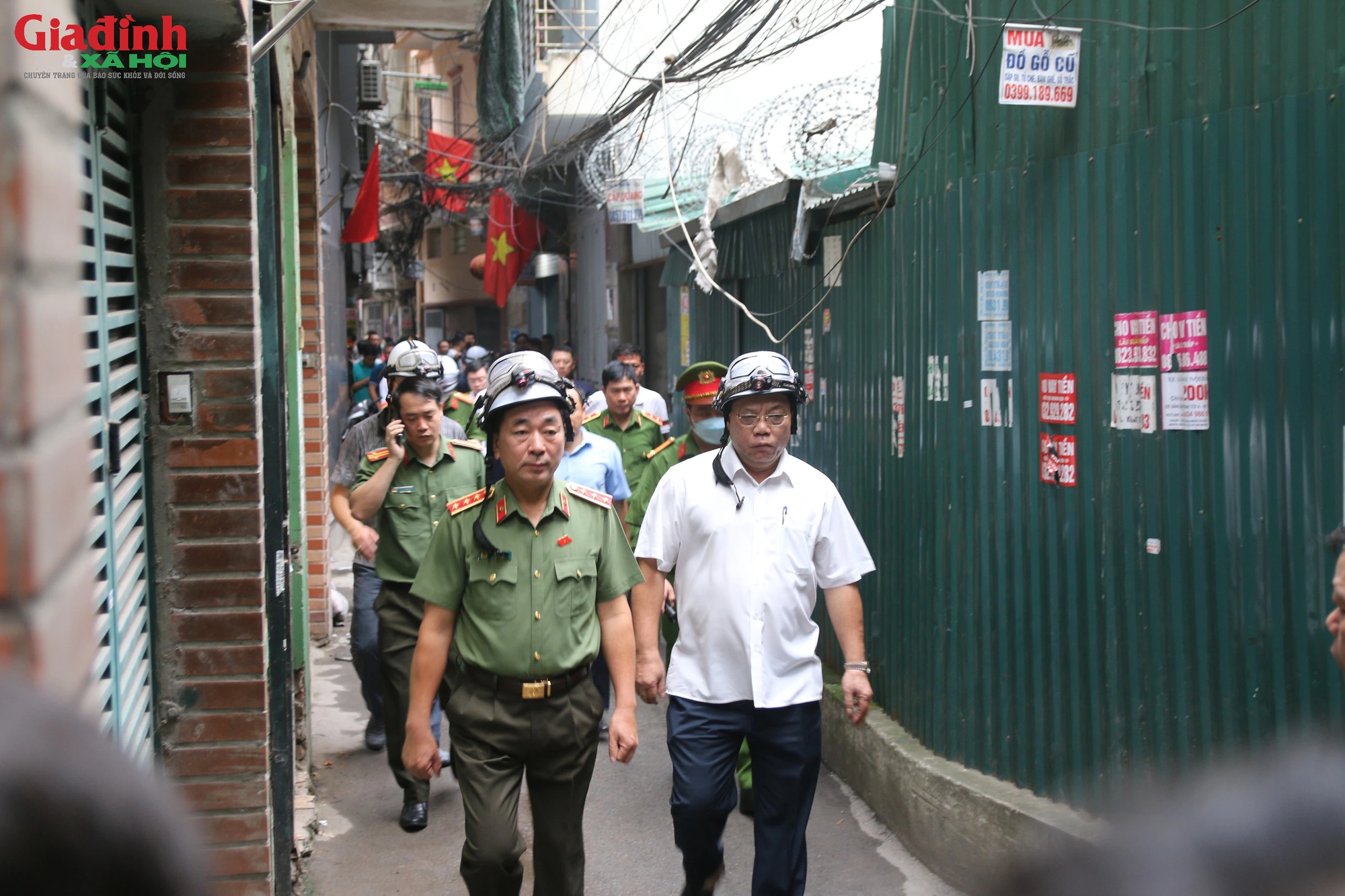 Vụ cháy khiến 14 người tử vong ở Hà Nội: Người dân bàng hoàng, không nghĩ đám cháy gây thiệt hại lớn như vậy- Ảnh 4.