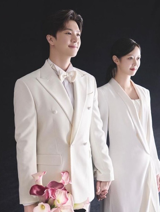 Hôm nay chính là ngày hỷ của showbiz Hàn: 4 đám cưới cùng diễn ra khiến công chúng choáng ngợp- Ảnh 1.