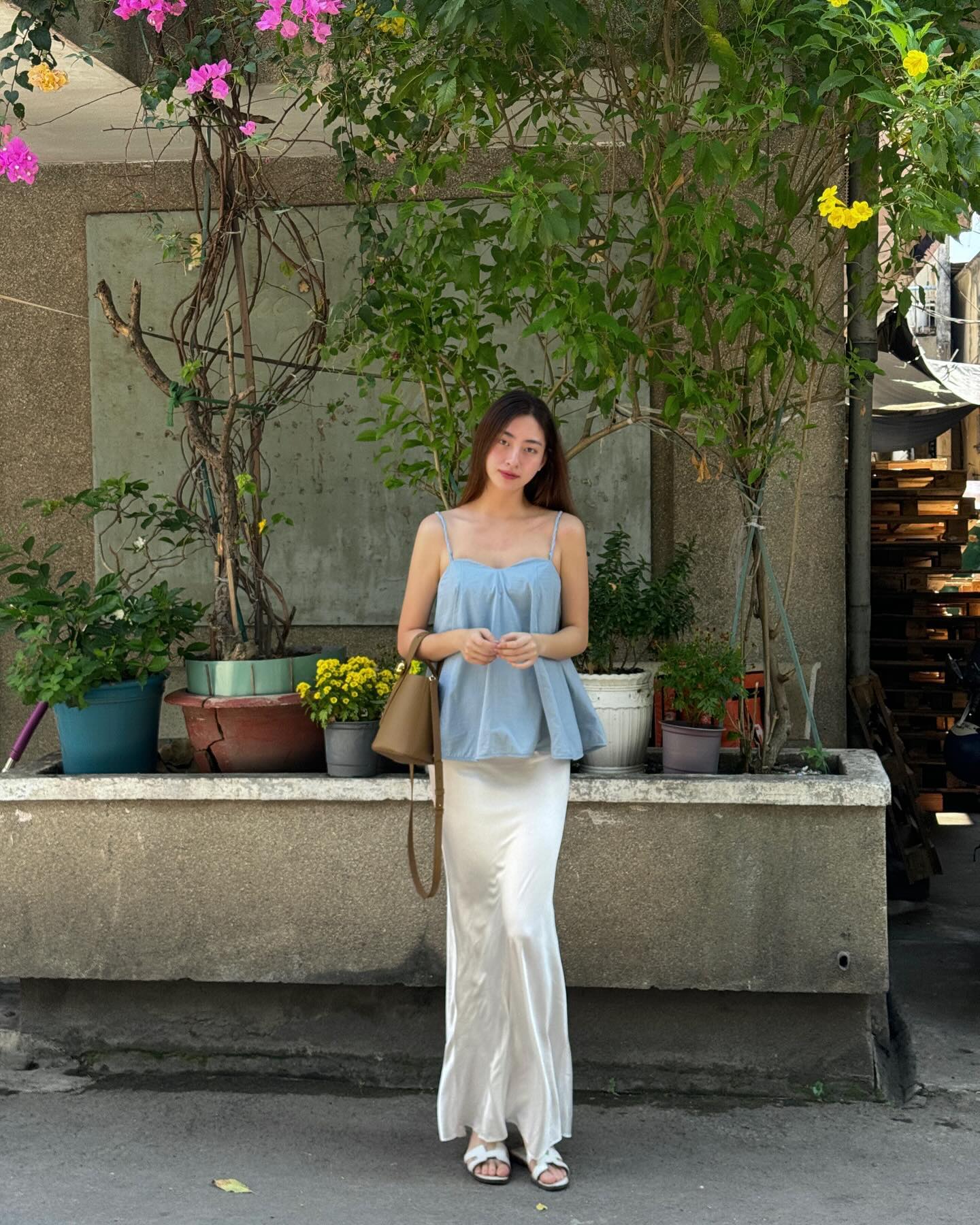 Chân váy suông đang &quot;phủ sóng&quot; phong cách của các mỹ nhân Việt- Ảnh 6.