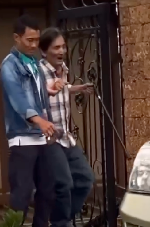 Video: Thương Tín tiều tụy ở Đà Lạt, đi lại chống gậy, có người dìu- Ảnh 1.