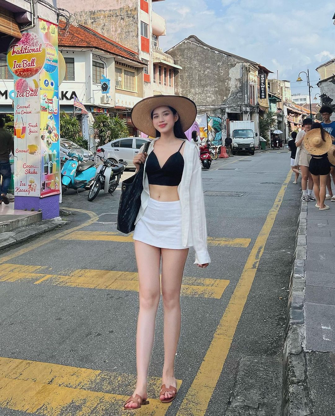 Bikini của sao Việt: Đỗ Thị Hà lộ cơ bụng số 11 hút mọi ánh nhìn- Ảnh 10.