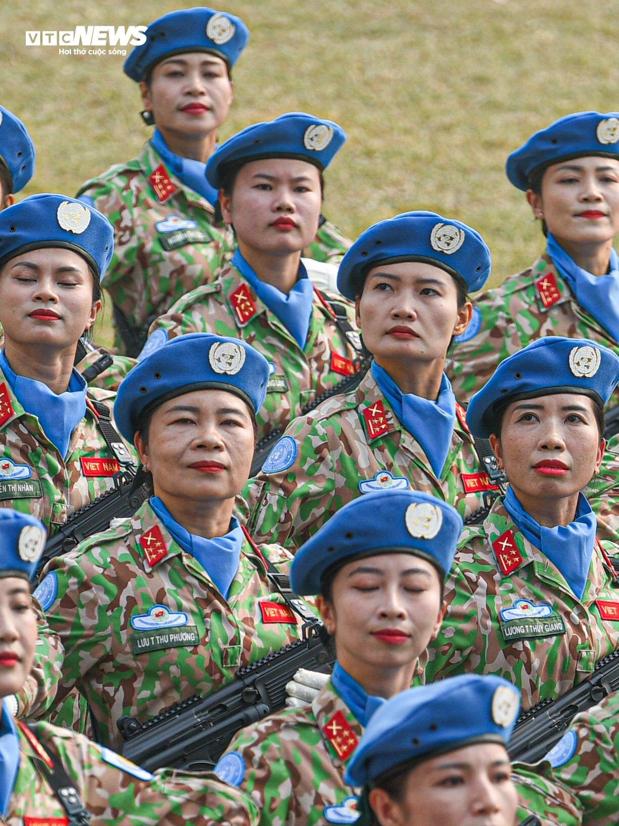 Ngắm những 'bóng hồng' tham gia diễu binh kỷ niệm Chiến thắng Điện Biên Phủ - Ảnh 16.
