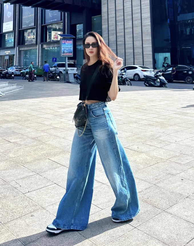 Phong cách diện quần jeans của Hồng Diễm ngày càng xuất sắc, phụ nữ trên 40 tuổi nên học hỏi - Ảnh 6.