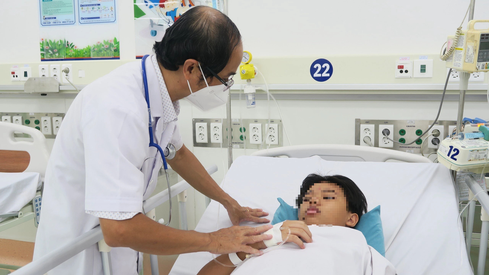 Vụ hơn 500 người ngộ độc bánh mì ở Đồng Nai: Chuyển bé 5 tuổi nguy kịch lên Bệnh viện Nhi đồng 1- Ảnh 1.