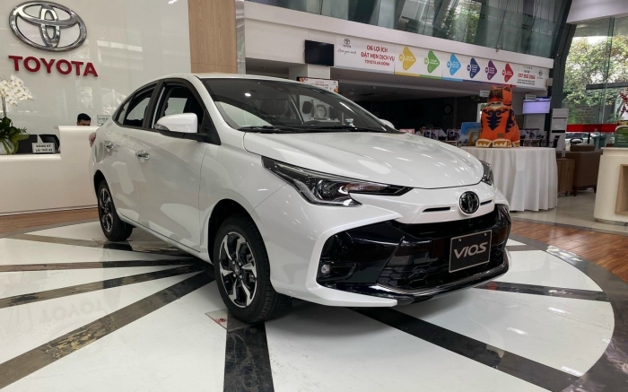 Giá lăn bánh Toyota Vios mới nhất đang rẻ đến không ngờ, dễ khiến Honda City và Hyundai Accent &quot;thất sủng&quot;