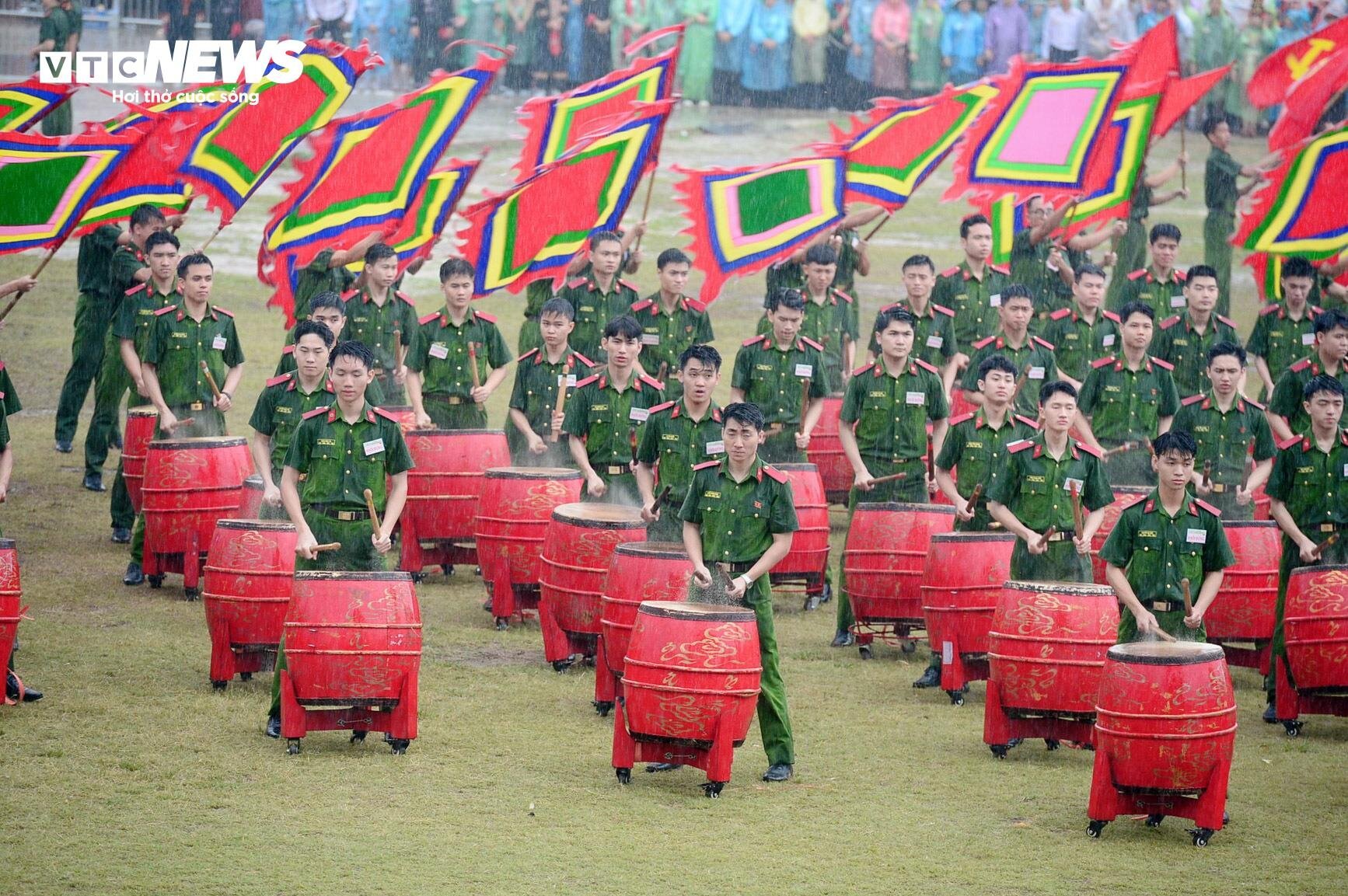 Hào hùng Lễ diễu binh, diễu hành Kỷ niệm 70 năm Chiến thắng Điện Biên Phủ - Ảnh 4.