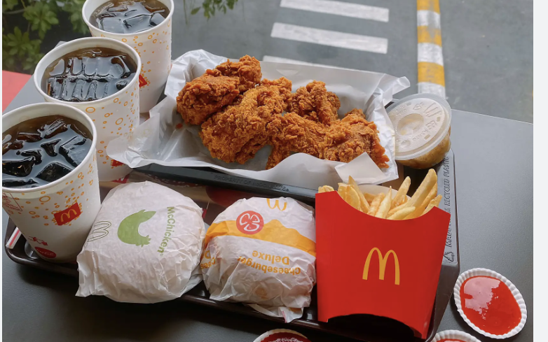 McDonald&quot;s &quot;đu trend&quot; phản cảm: Hàng ngàn người tiêu dùng phản ứng dữ dội, &quot;đòi&quot; tẩy chay thương hiệu gà rán quốc dân