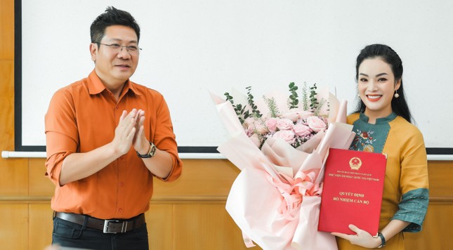 Tiến sĩ, NSƯT Tân Nhàn được bổ nhiệm Trưởng khoa Thanh nhạc Học viện Âm nhạc quốc gia - Ảnh 2.