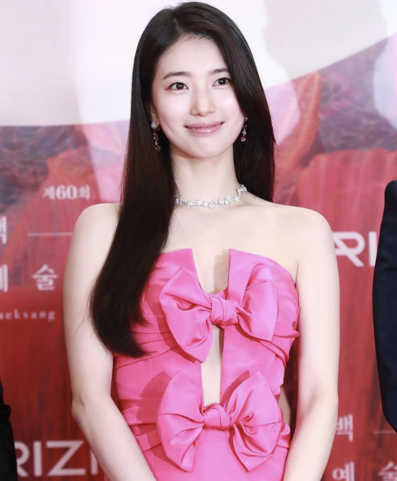 Song Hye Kyo, Suzy và 1 idol có visual rất sang không hẹn mà cùng hở bạo tinh tế tại Baeksang 2024- Ảnh 7.