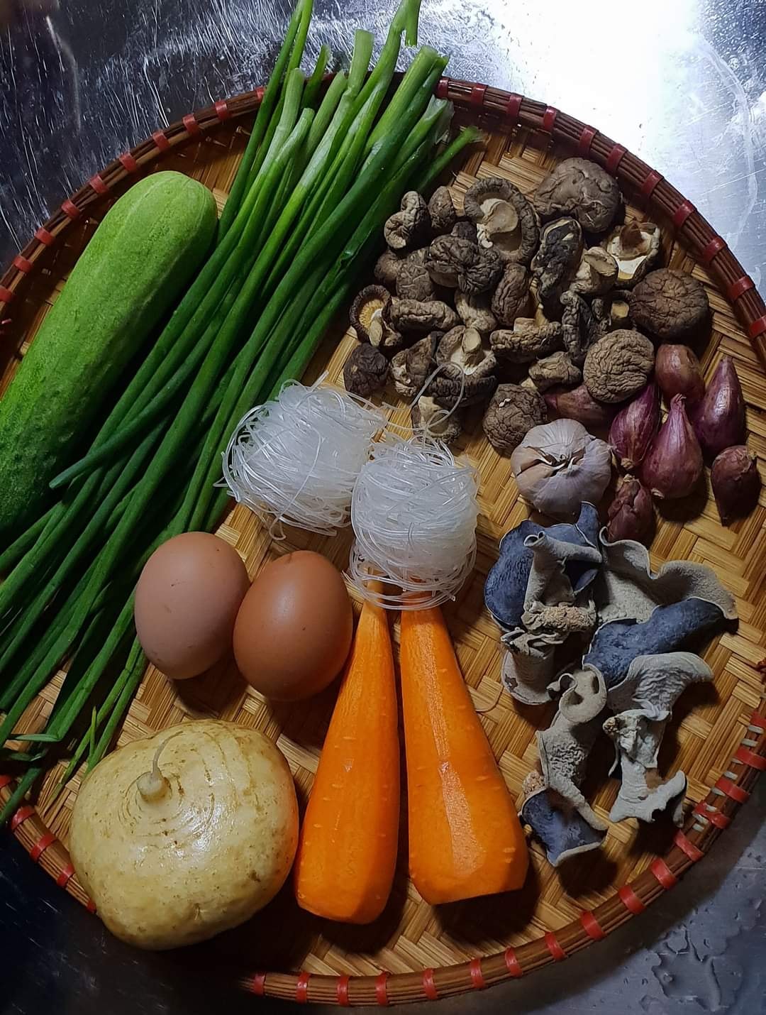 Hóa ra đây là cách làm nem rán giòn khiến cả gia đình phải xới cơm lia lịa - Ảnh 3.