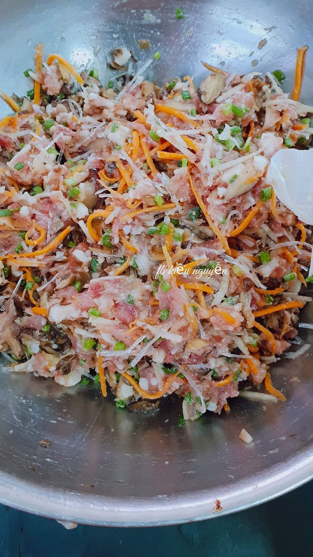 Hóa ra đây là cách làm nem rán giòn khiến cả gia đình phải xới cơm lia lịa - Ảnh 5.