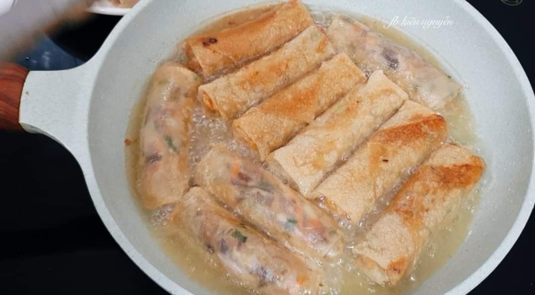 Hóa ra đây là cách làm nem rán giòn khiến cả gia đình phải xới cơm lia lịa - Ảnh 7.