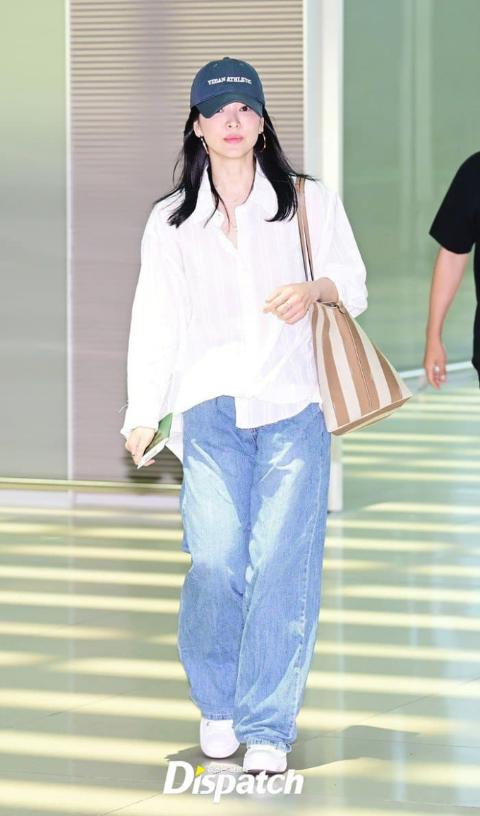 10 bộ trang phục tối giản xuất sắc nhất của Song Hye Kyo - Ảnh 2.