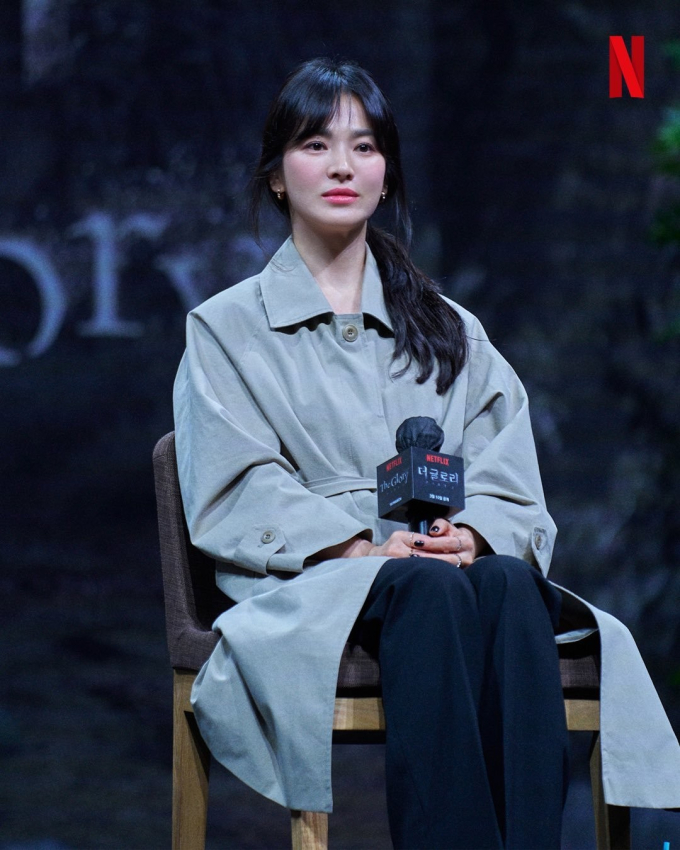 10 bộ trang phục tối giản xuất sắc nhất của Song Hye Kyo - Ảnh 7.