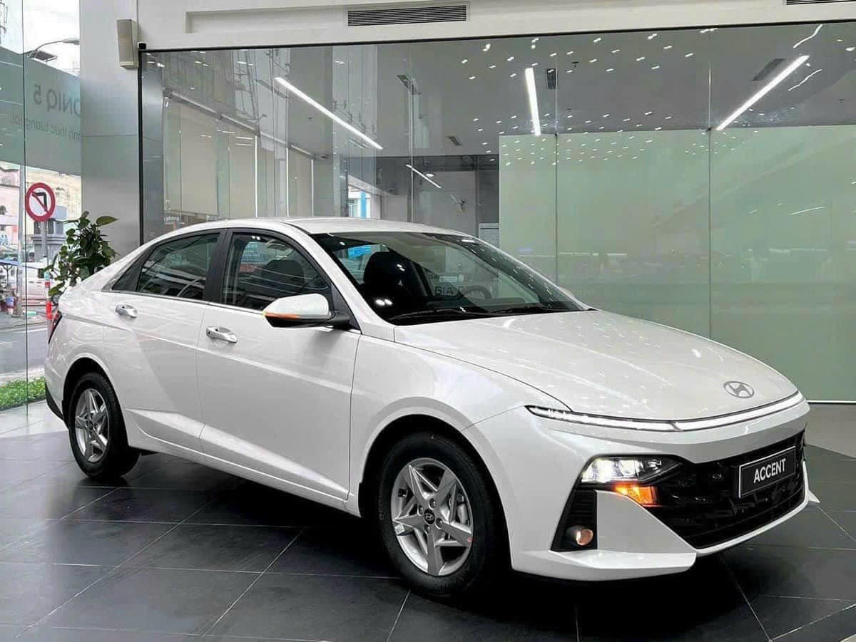 Giá lăn bánh Hyundai Accent 2024 mới ra mắt đã ưu đãi lớn, Toyota Vios và Honda City 'căng thẳng' cạnh tranh- Ảnh 2.