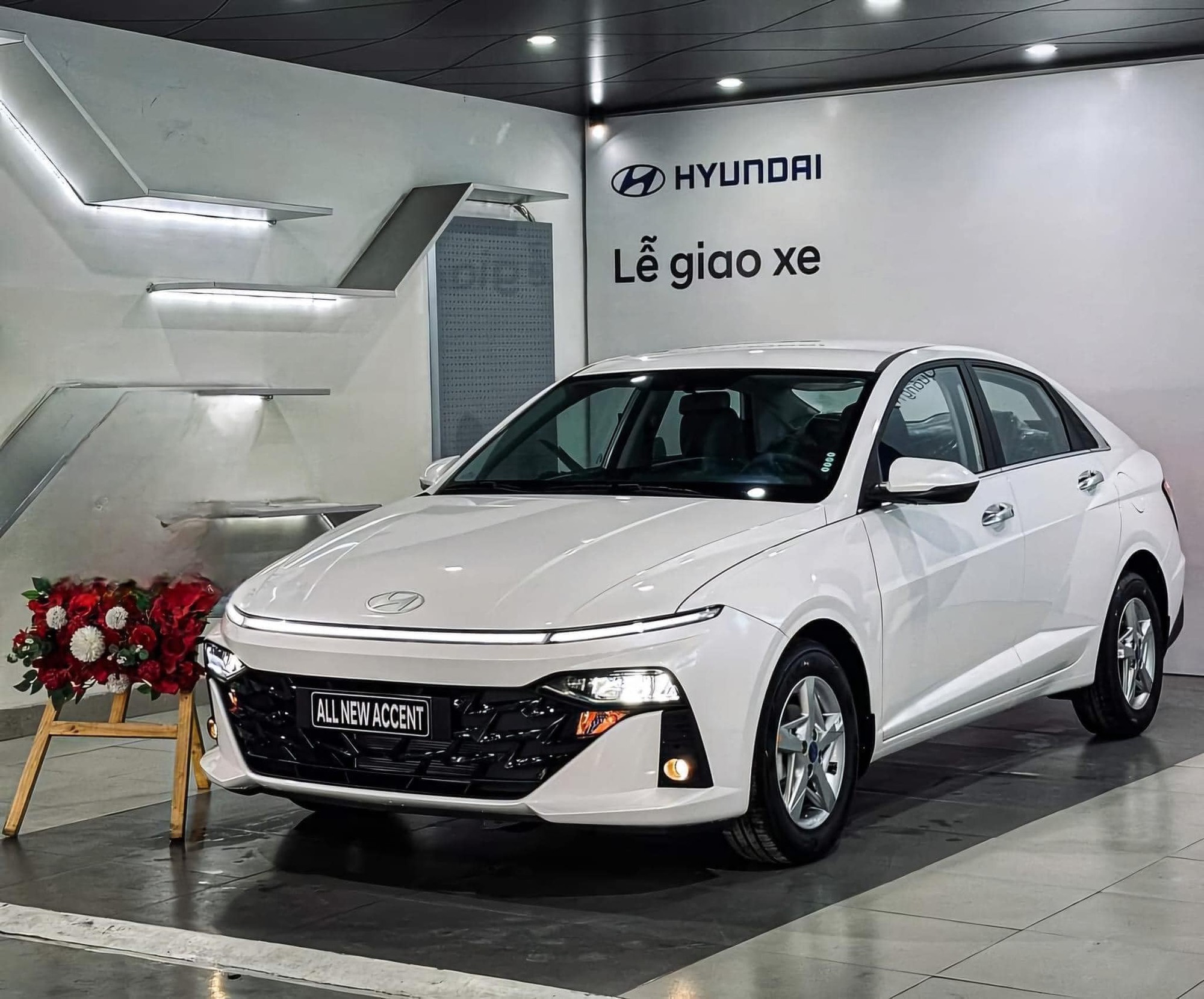 Giá lăn bánh Hyundai Accent 2024 mới ra mắt đã ưu đãi lớn, Toyota Vios và Honda City 'căng thẳng' cạnh tranh- Ảnh 3.