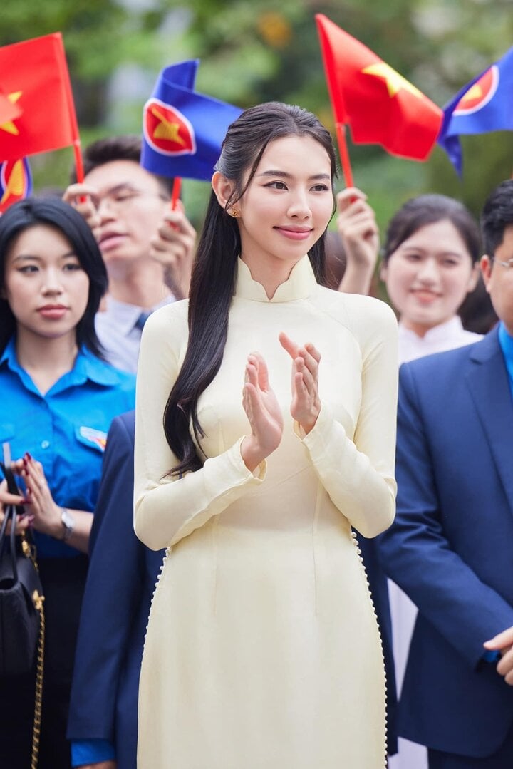 Hoa hậu Thuỳ Tiên tốt nghiệp thạc sĩ - Ảnh 2.