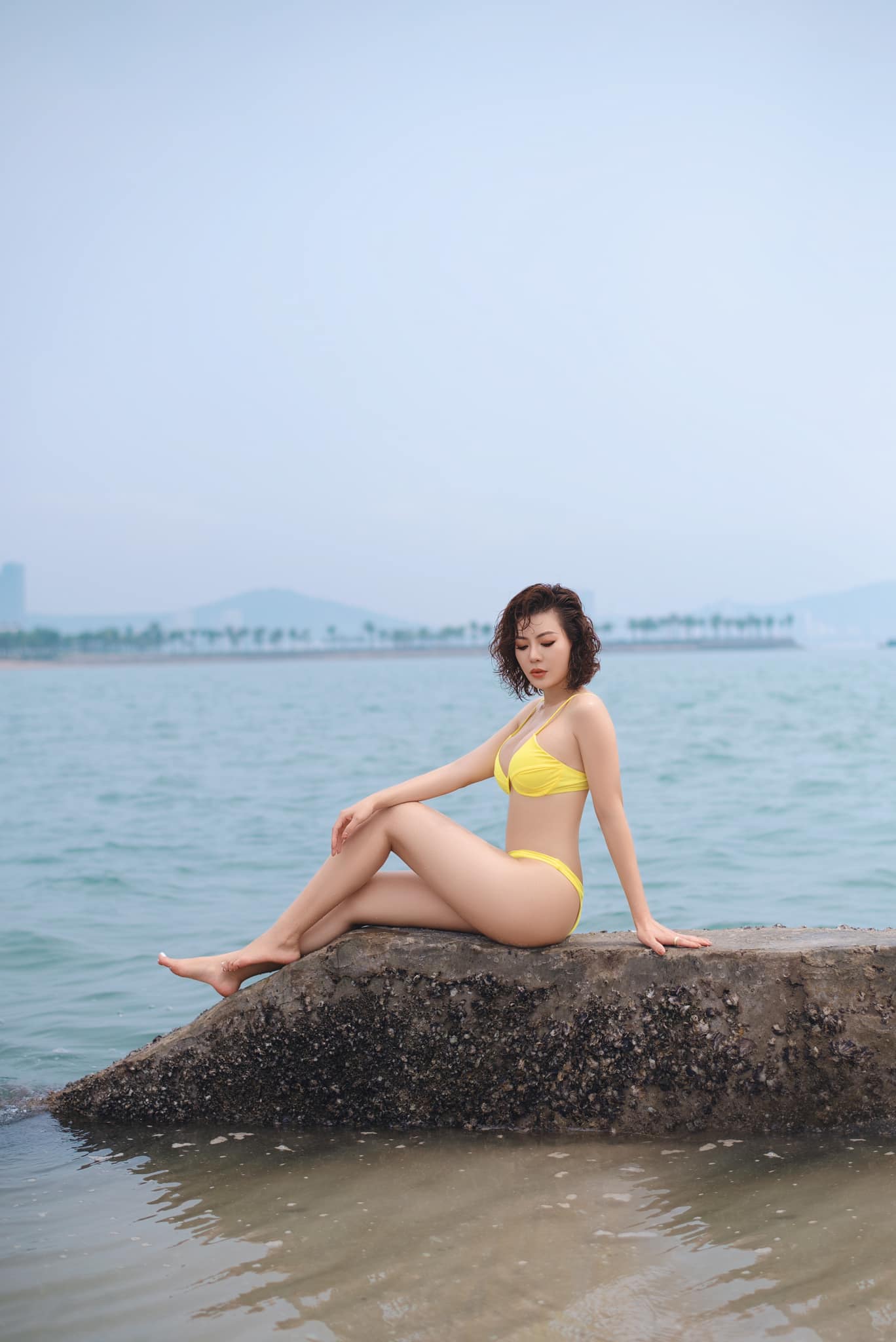 Xả vai 'vợ' Tuấn Tú, Thanh Hương diện bikini nóng bỏng, tạo dáng như người mẫu- Ảnh 4.