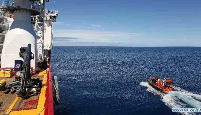 Última información sobre la misteriosa desaparición del MH370: ¿Aparece imagen de los restos del MH370 en el fondo del mar? - Foto 4. Thông tin mới nhất về máy bay MH370 mất tích bí ẩn: Xuất hiện hình ảnh xác máy bay MH370 dưới đáy biển?- Ảnh 4.