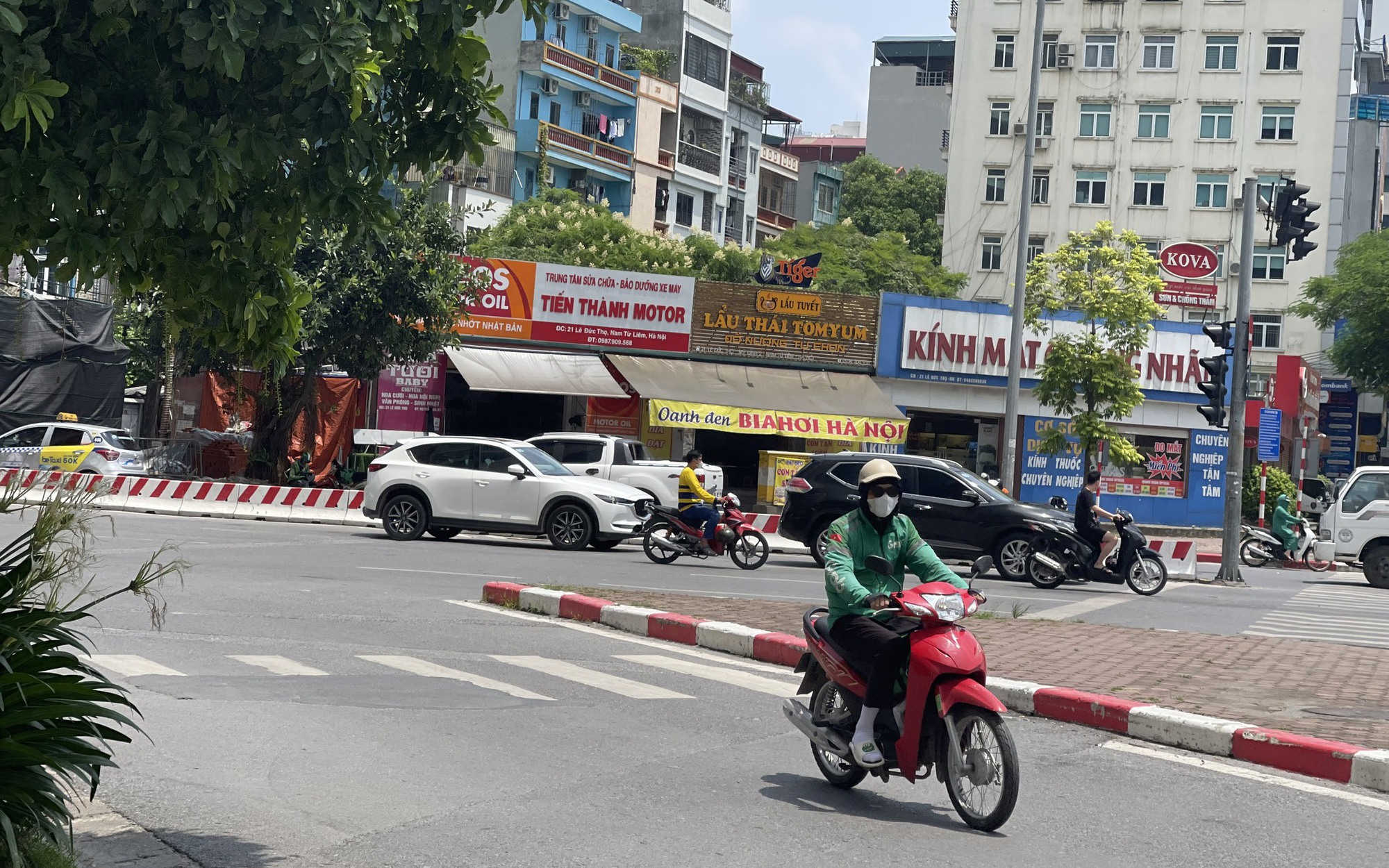 Điệp khúc thời tiết duy trì tại Hà Nội và miền Bắc khiến người dân ngán ngẩm sẽ kéo dài