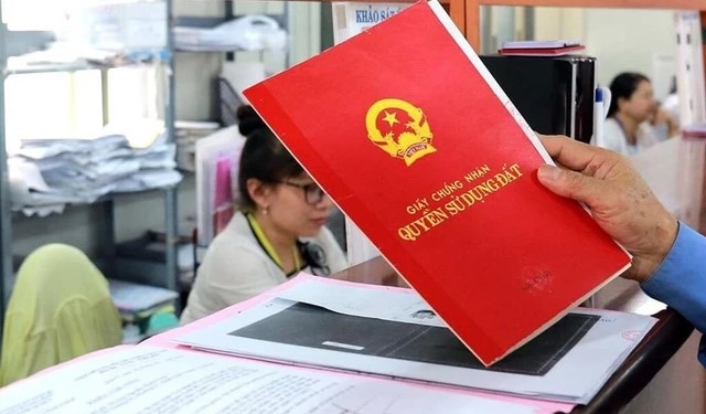 Những trường hợp phải đính chính sổ đỏ khi Luật Đất đai 2024 có hiệu lực mà mọi người Việt nên biết để đảm bảo quyền lợi - Ảnh 2.