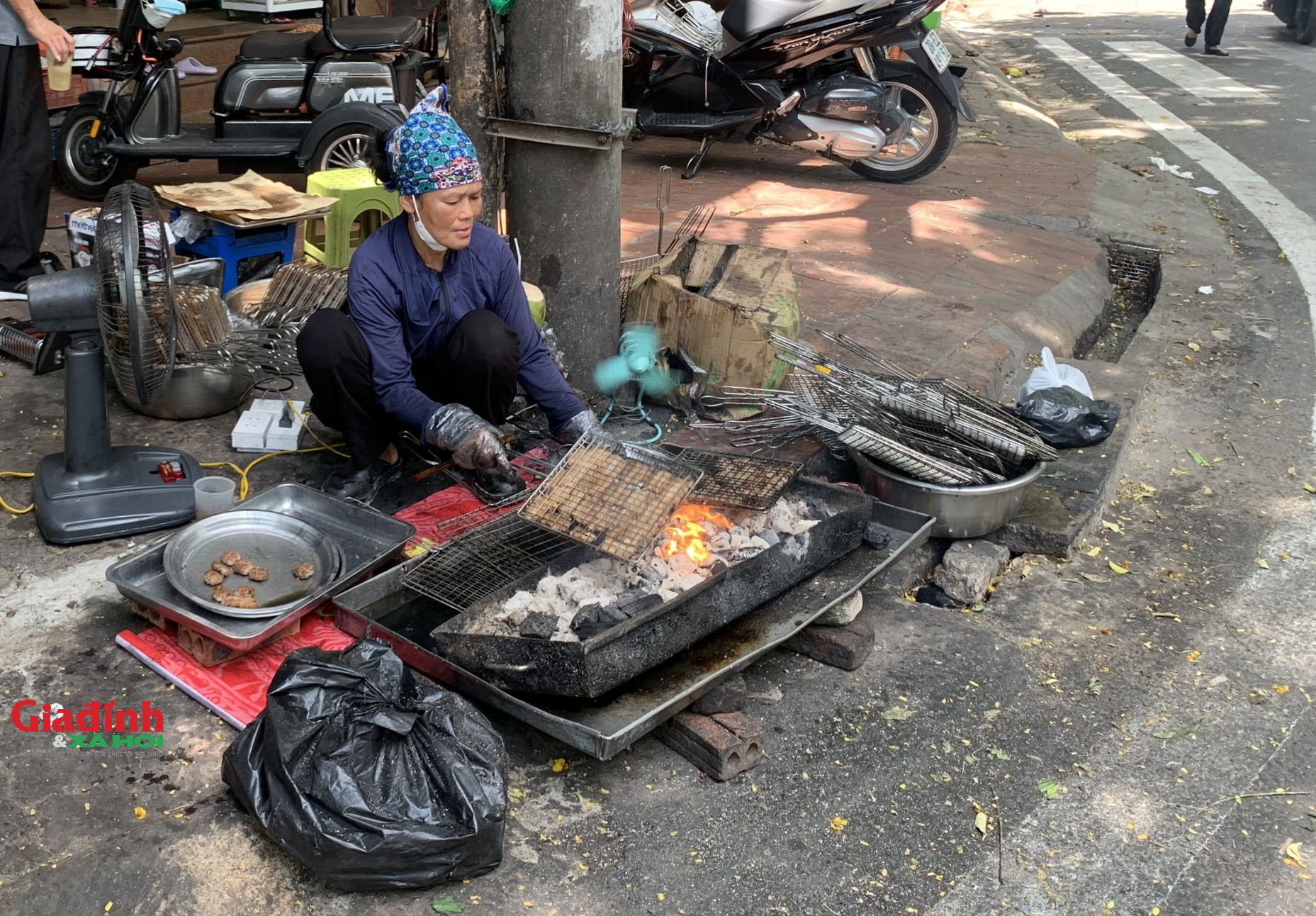 Hà Nội: Quán bún chả bị tố 'rửa thịt bằng nước than, nước rửa chén', chủ quán nói gì?- Ảnh 2.