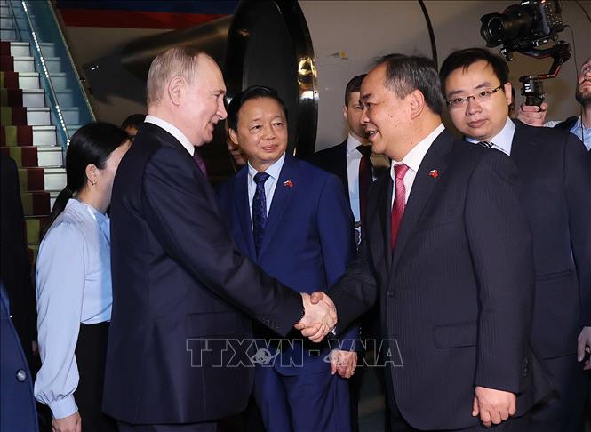 Tổng thống LB Nga Vladimir Putin đến Hà Nội, bắt đầu thăm cấp Nhà nước tới Việt Nam - Ảnh 5.