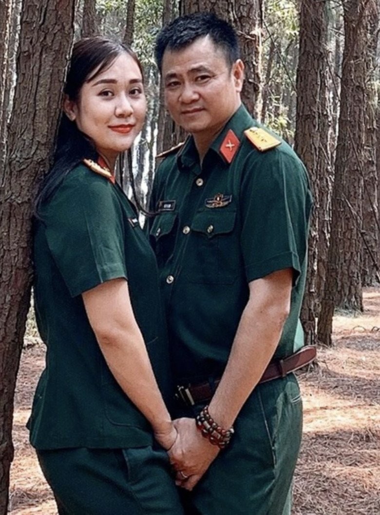 Bà xã Đại úy xinh đẹp của NSND Tự Long khoe ban công xanh mướt - Ảnh 4.
