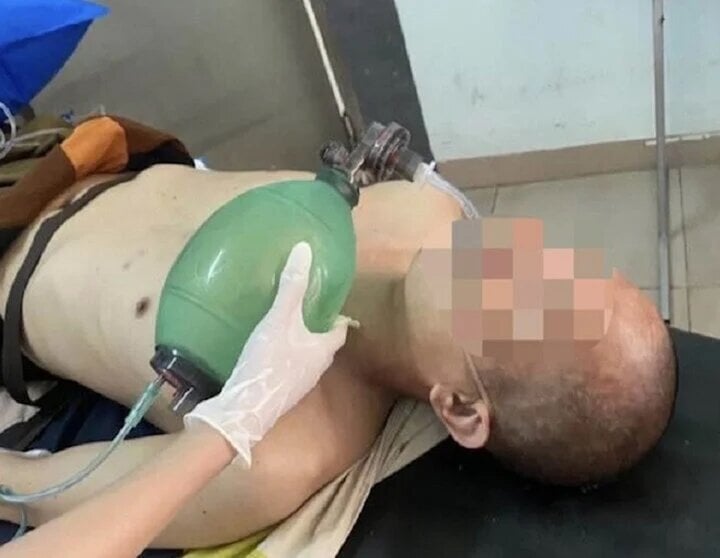 Thêm 2 người bị sốc nhiệt khi bộ hành theo ông Thích Minh Tuệ - Ảnh 2. Thêm 2 người bị sốc nhiệt khi bộ hành theo ông Thích Minh Tuệ - Ảnh 2.