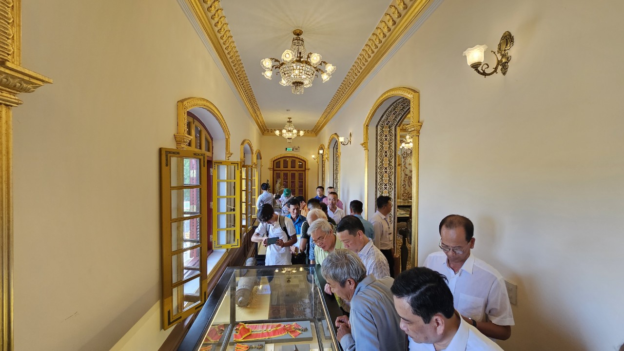 Chiêm ngưỡng hàng trăm cổ vật quý hội tụ tại cung điện triệu đô- Ảnh 12.