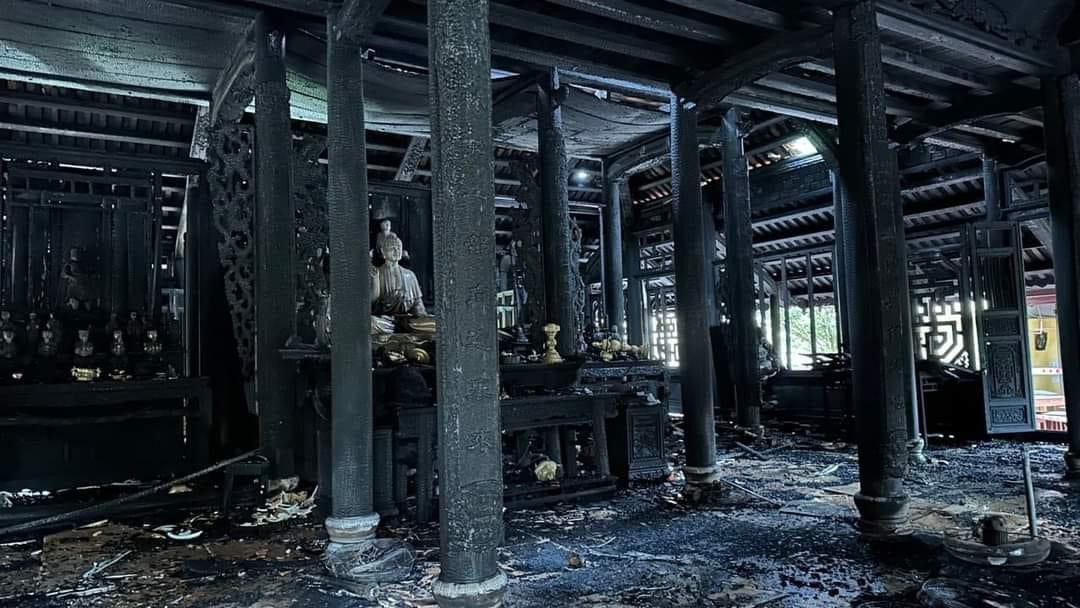 Cháy chùa Thuyền Lâm ở Huế, 200m2 chính điện bị thiêu rụi - Ảnh 4.